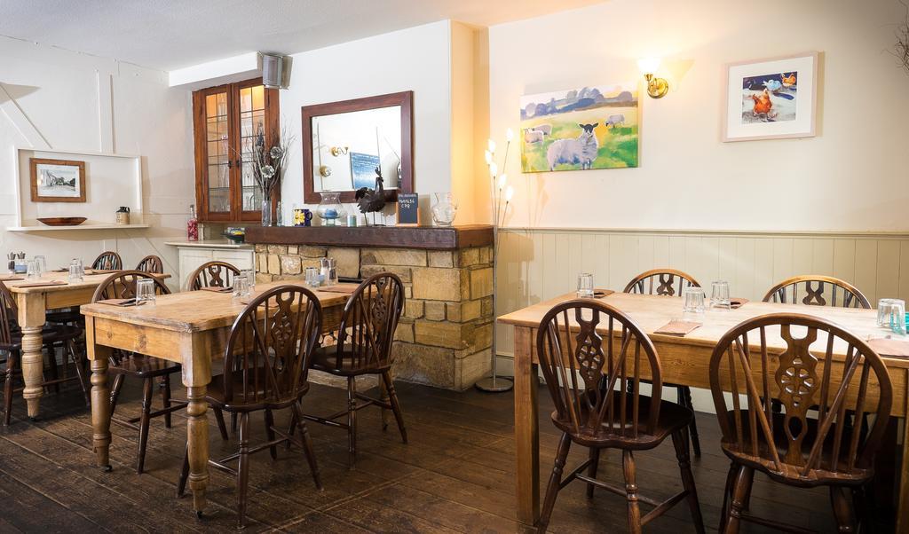 The Chetnole Inn Экстерьер фото