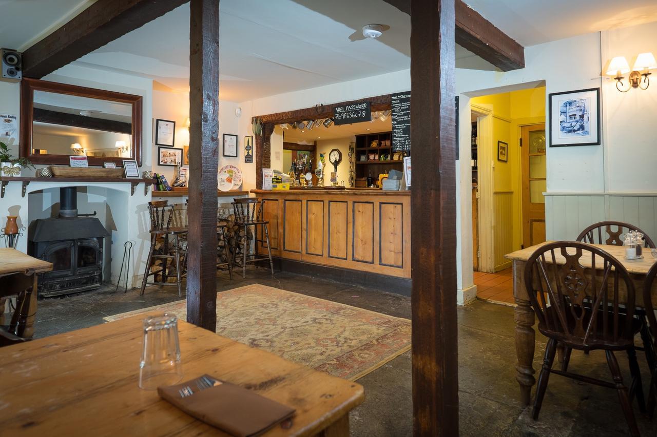 The Chetnole Inn Экстерьер фото