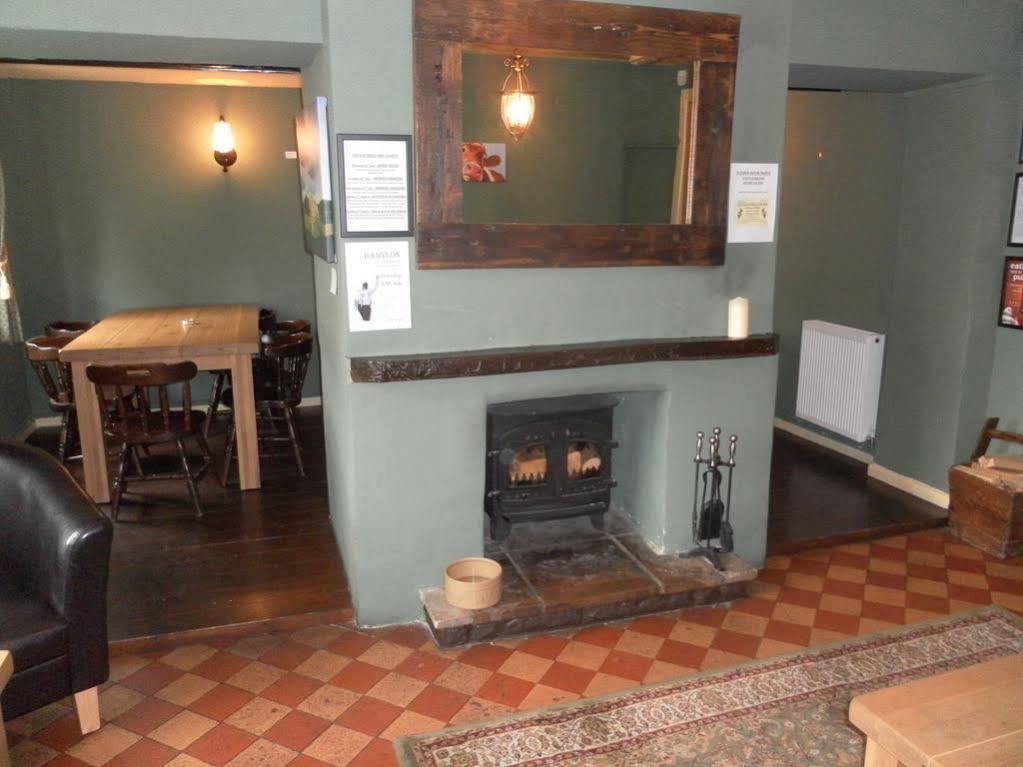 The Chetnole Inn Экстерьер фото
